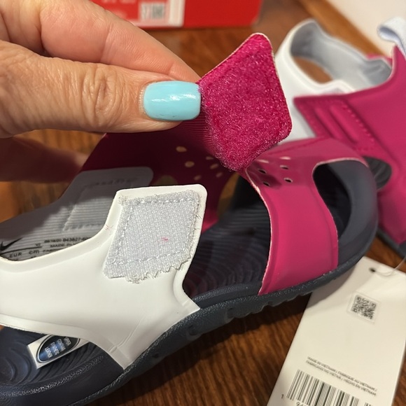 Nike toddler girl Sunray Protect 2 Sandals - Pink fuchsia
NWT and box size 9C - Picture 8 of 10
